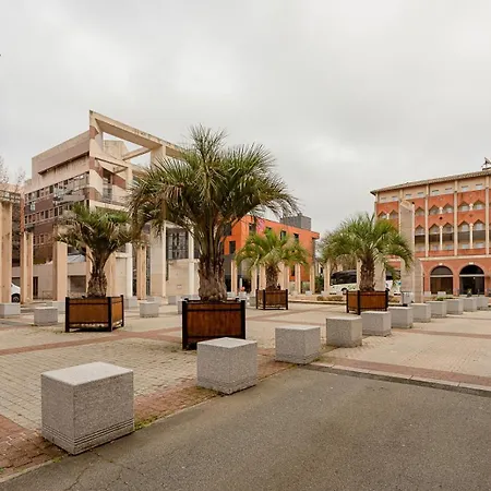Le Baudis - Grand Avec Coin Nuit Et Parking דירה