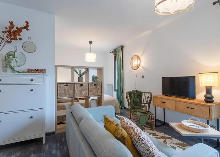 Appartement Le Baudis - Grand Avec Coin Nuit Et Parking *